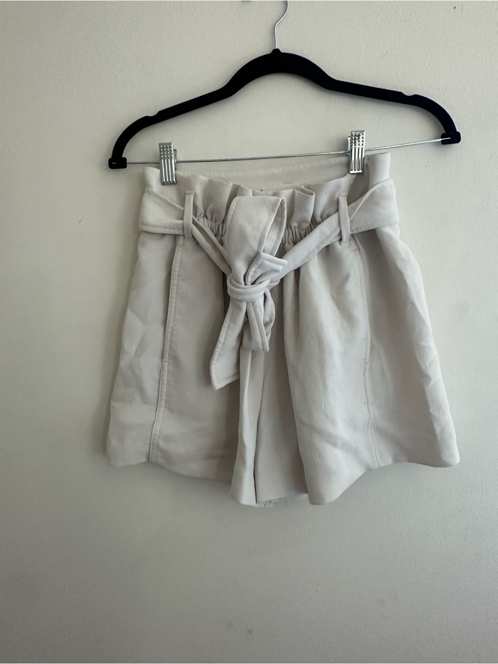 Aritzia Wilfred High-Waist Paperbag Tie-Waist Women’s Shorts - cream